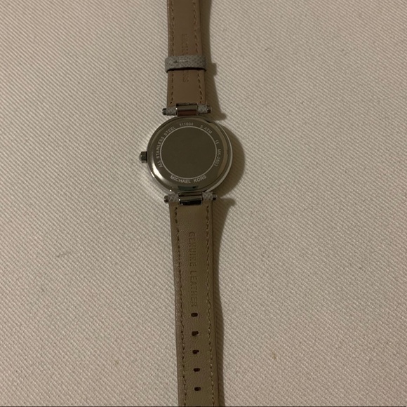 Michael kors leather band watch - Picture 3 of 3